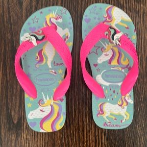 Kids Havaianas Unicorn Flip Flops on size 25-26